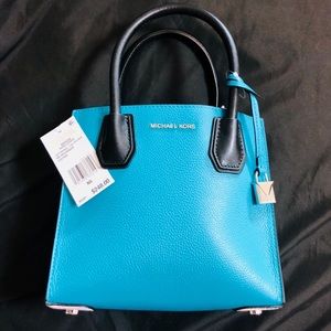 Michael kors handbag. Ideal summer bag.